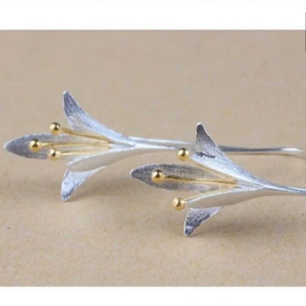 ๐925 Lily Drop Earing - Picture 4 of 6